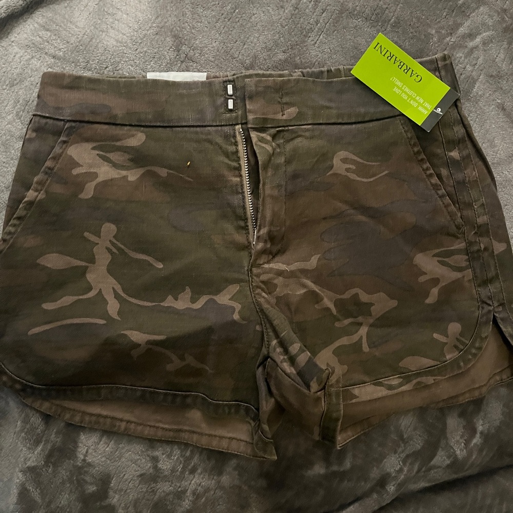 Garbarini Camo Shorts